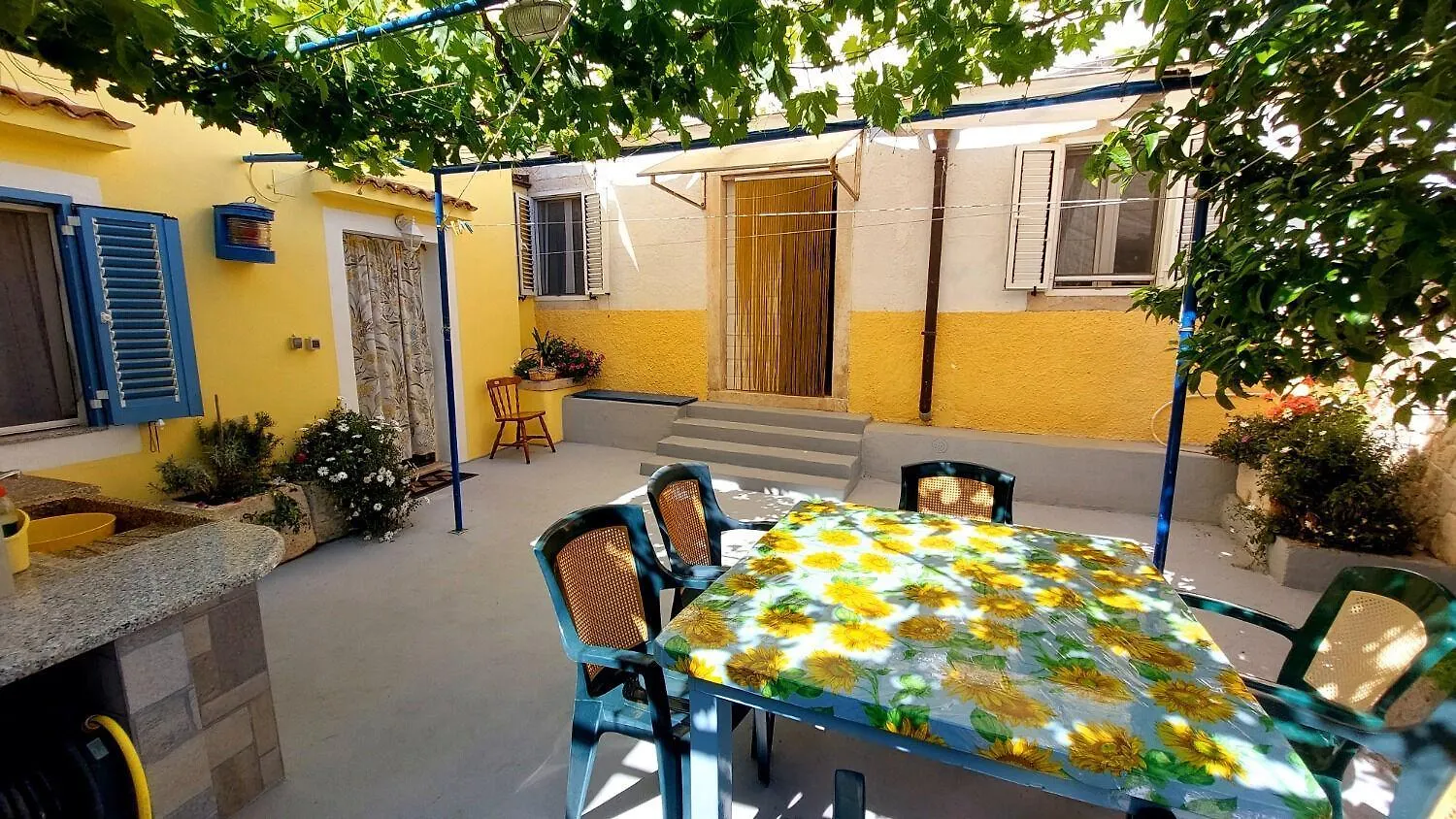 Apartment Nadi - 100 M From Sea Unije 0*,  Croatia